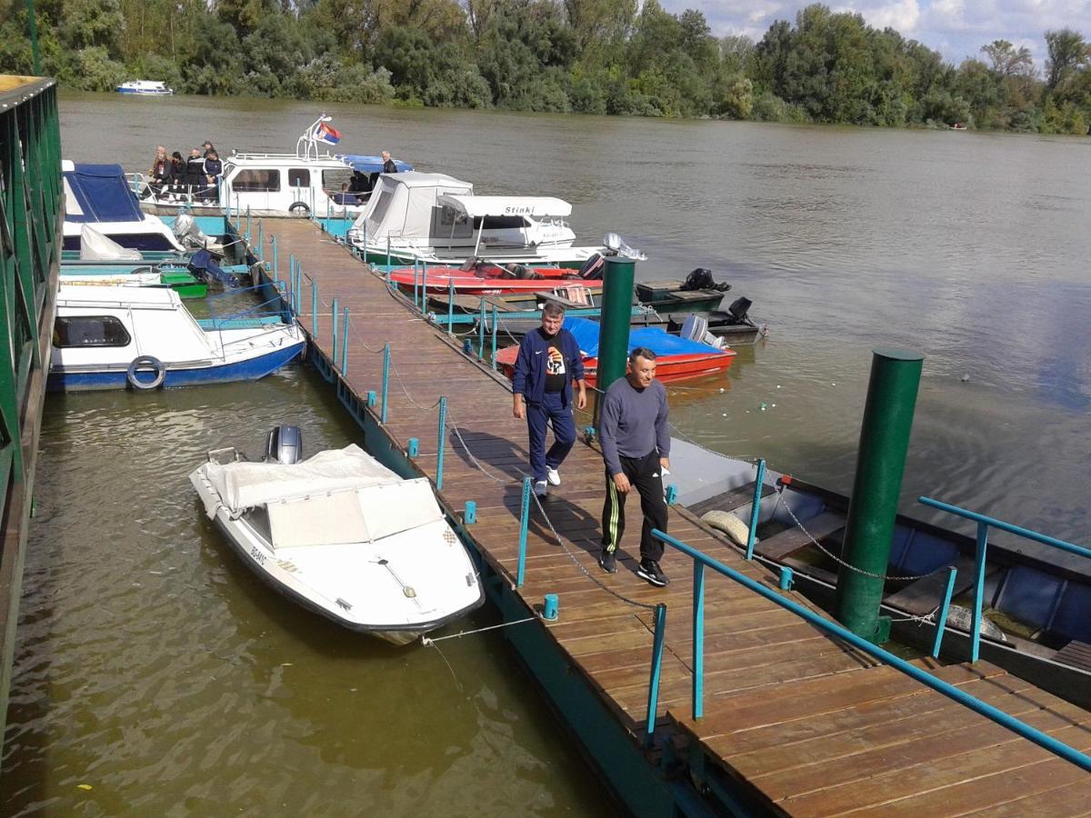 Hotel Marina Oasa Grocka Luaran gambar