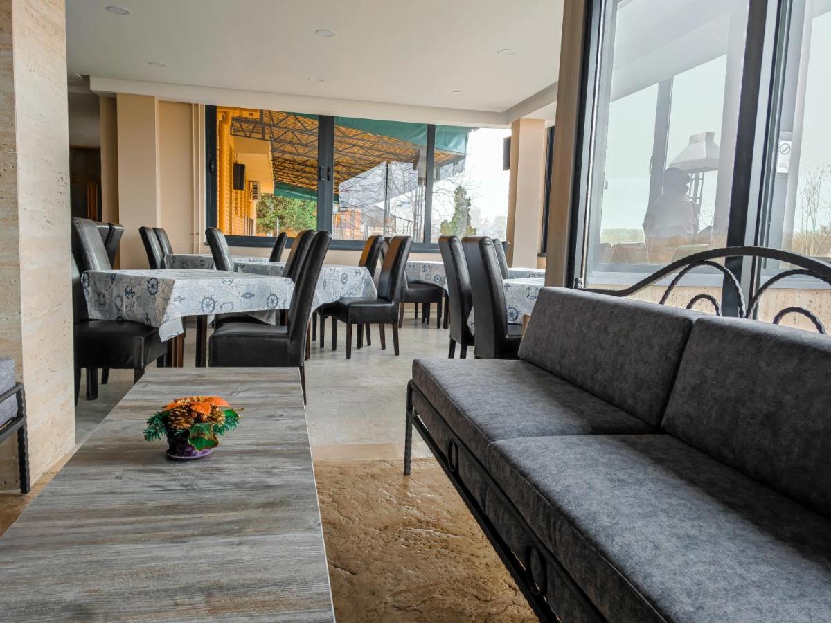 Hotel Marina Oasa Grocka Luaran gambar