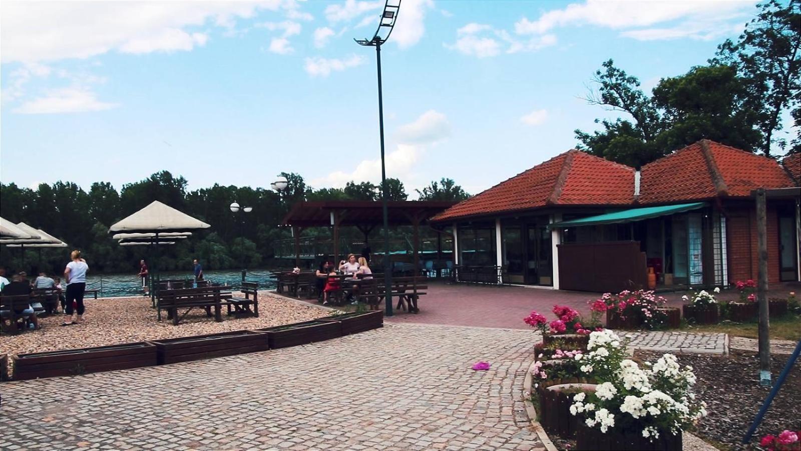 Hotel Marina Oasa Grocka Luaran gambar
