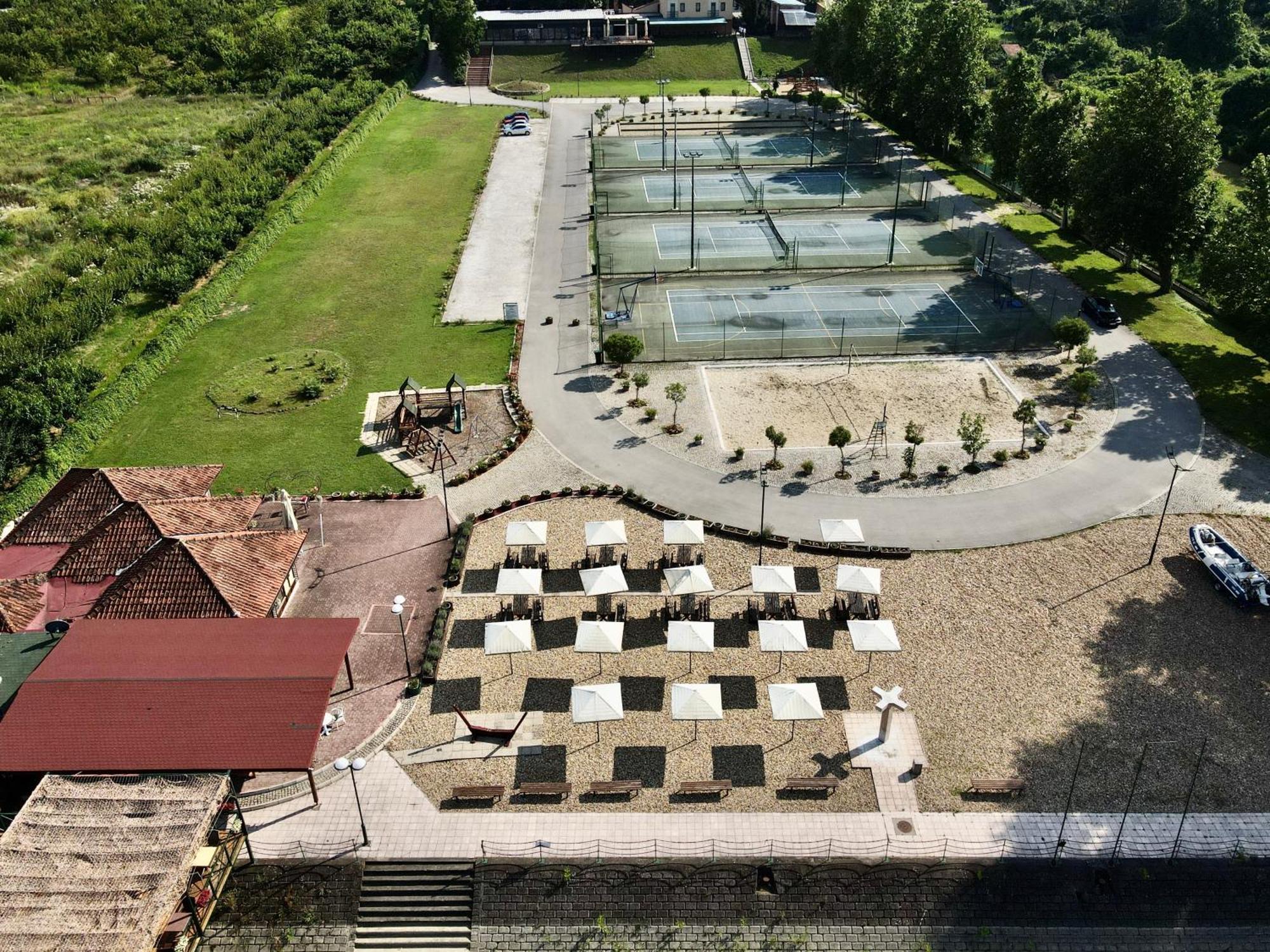 Hotel Marina Oasa Grocka Luaran gambar